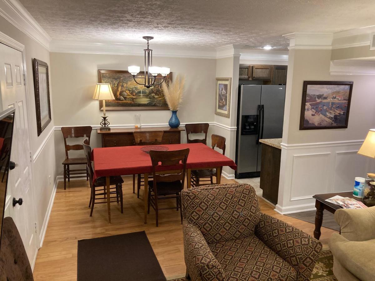 Spacious 3 Bedroom 2 Bath Condo Close To Five-Points In Athens Exterior photo
