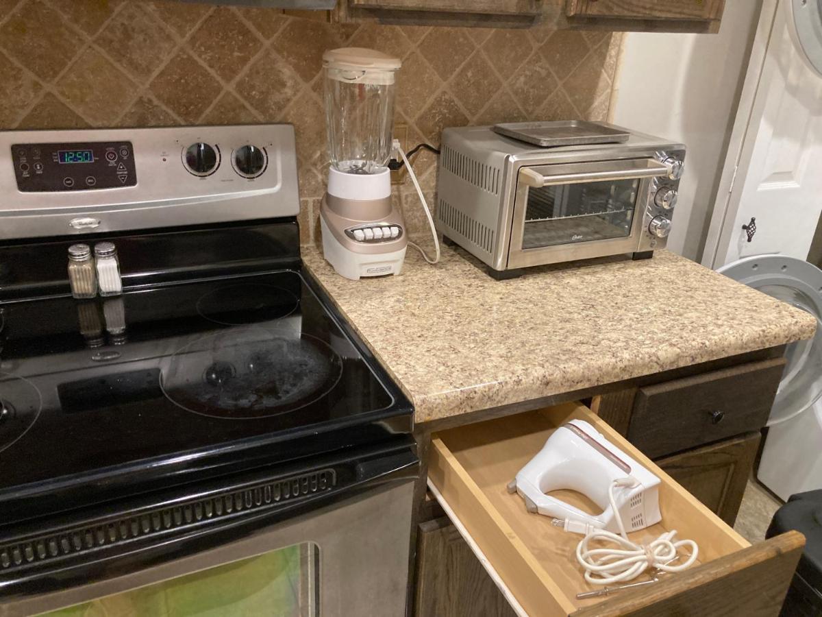 Spacious 3 Bedroom 2 Bath Condo Close To Five-Points In Athens Exterior photo